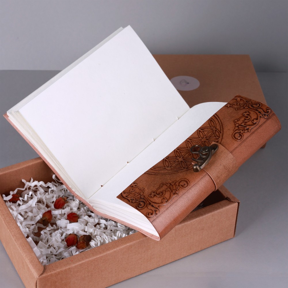 Užrašų Knygelė odiniu viršeliu "Gyvenimo Gėlė" 17,5 cm ant 13 cm